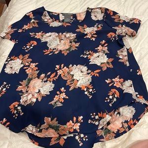 Navy floral short sleeve dress blouse NWT